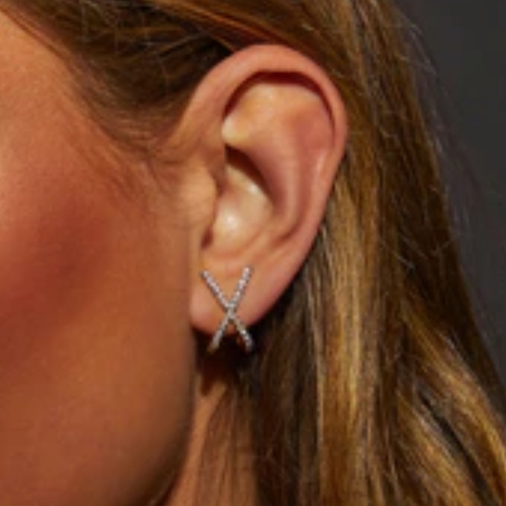 Vici Plus One Pave Kiss Studs NWT